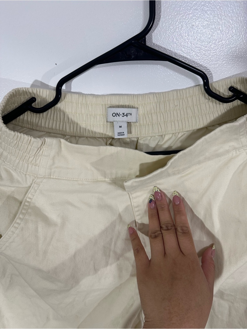 ON•34™ Women's Cream High-Waist Casual Jeans - Size M